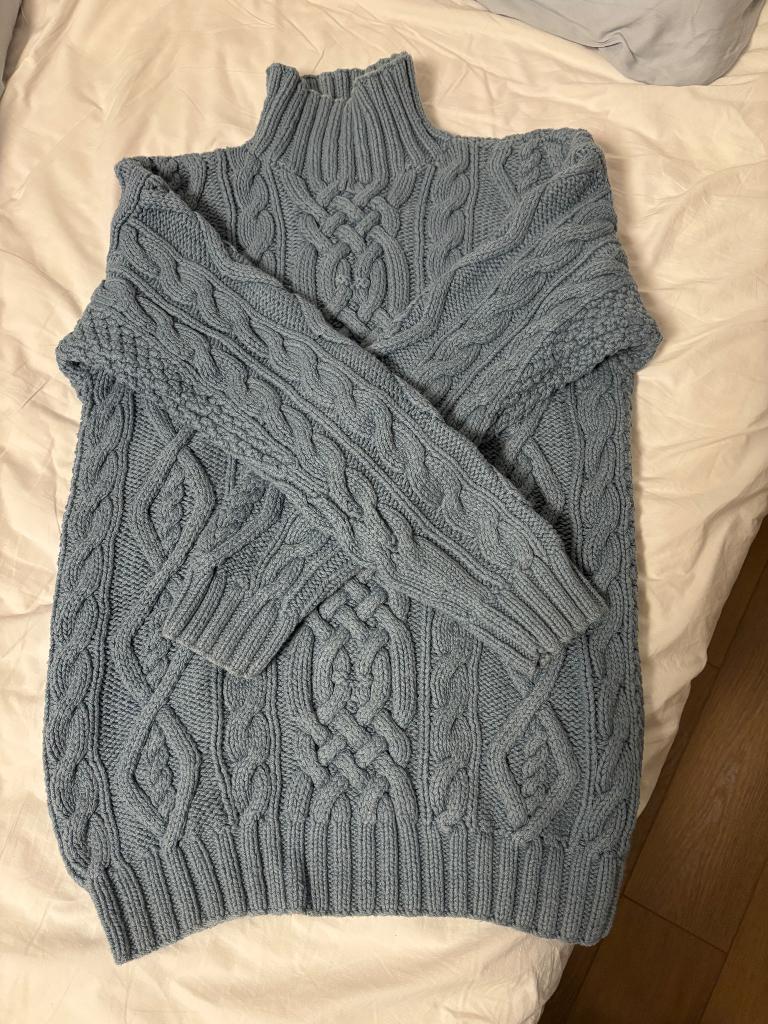 Pull blanc bleu de marque de vêtements en maille torsadée, Vêtements | Femmes, Neuf, Taille 38/40 (M), Enlèvement ou Envoi, Blanc bleu