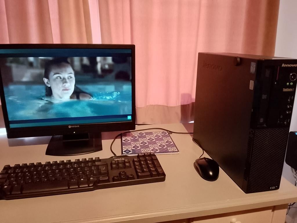 PC klaar voor gebruik met monitor, toetsenbord en muis, Computers en Software, Vintage Computers, Ophalen, LENOVO