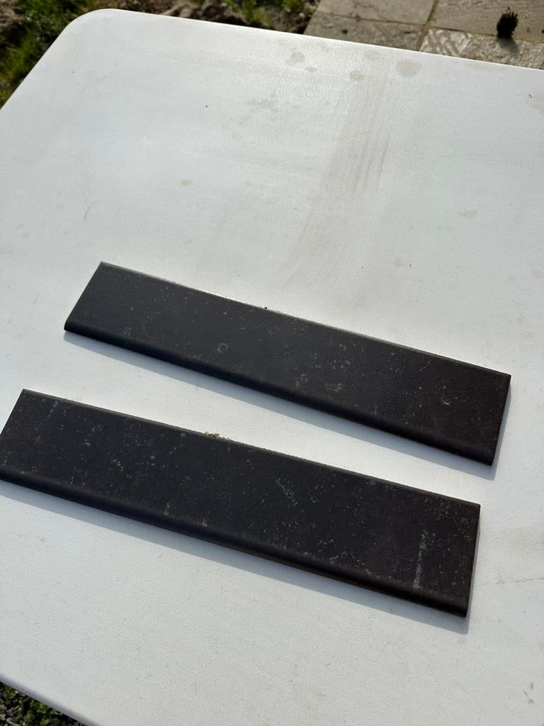 Zwarte plint 40x8, Ophalen, Nieuw, Plinten