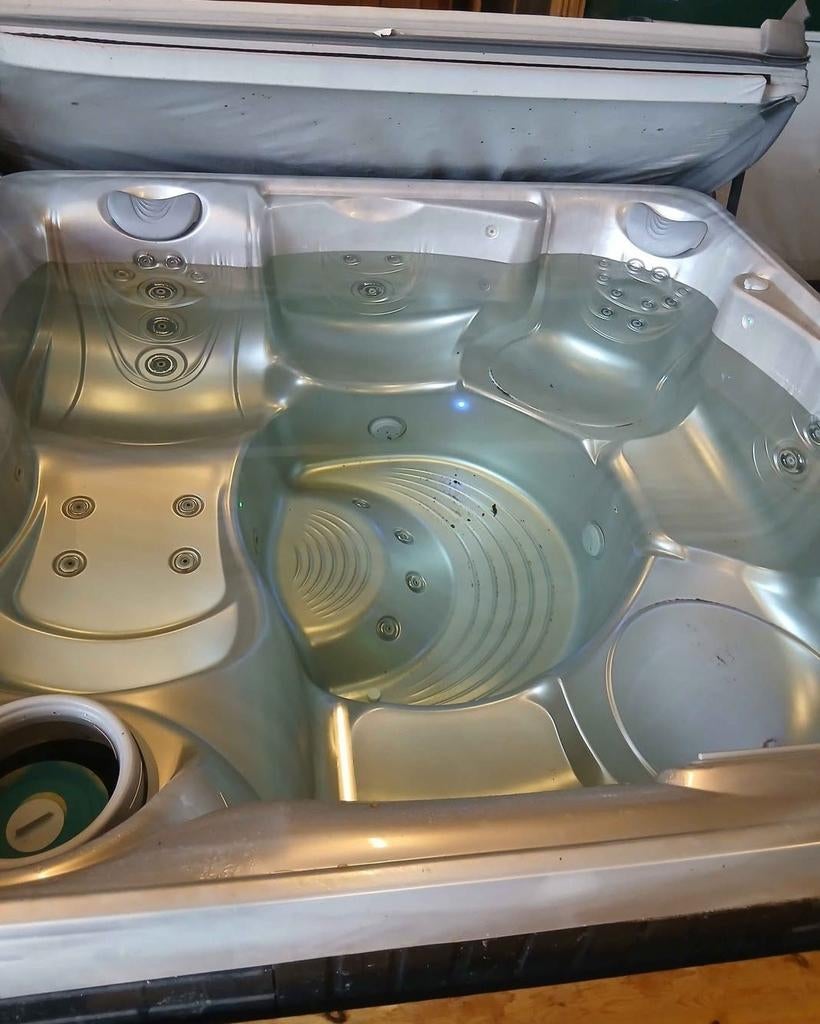 Jacuzzi met jaar garantie/plaatsing&levering inbegrepen!!!, Ophalen of Verzenden