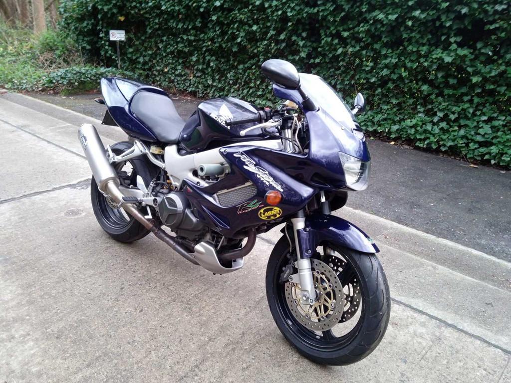 Honda - VTR 1000 - Moto, Motos, Motos | Honda, Entreprise, Autre