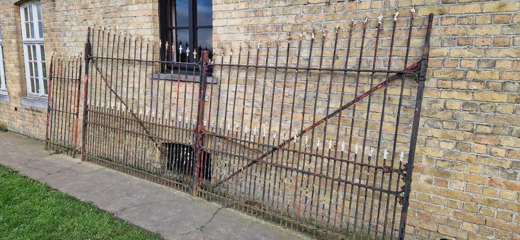 Authentieke Smeedijzeren poort, Enlèvement