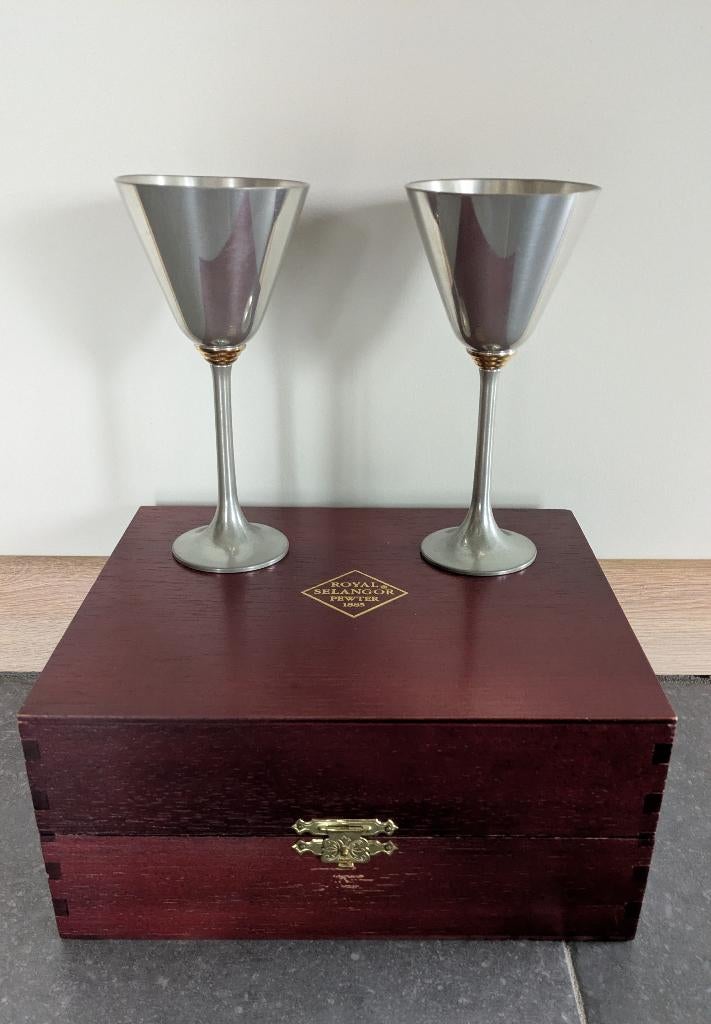Vintage paire de gobelets en étain Royal Selangor Pewter, Enlèvement ou Envoi