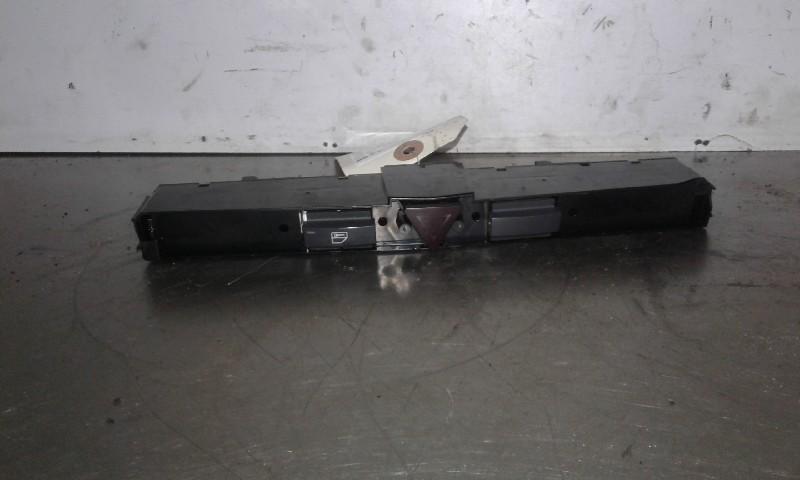 ALARMLICHTEN SCHAKELAAR Opel Zafira (M75) (01-2005/04-2015), Gebruikt, Opel