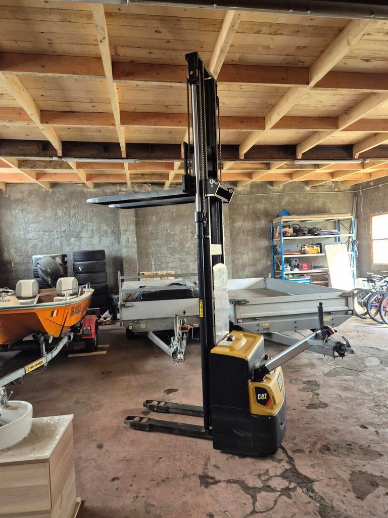 Gerbeur Caterpillar, Bricolage & Construction