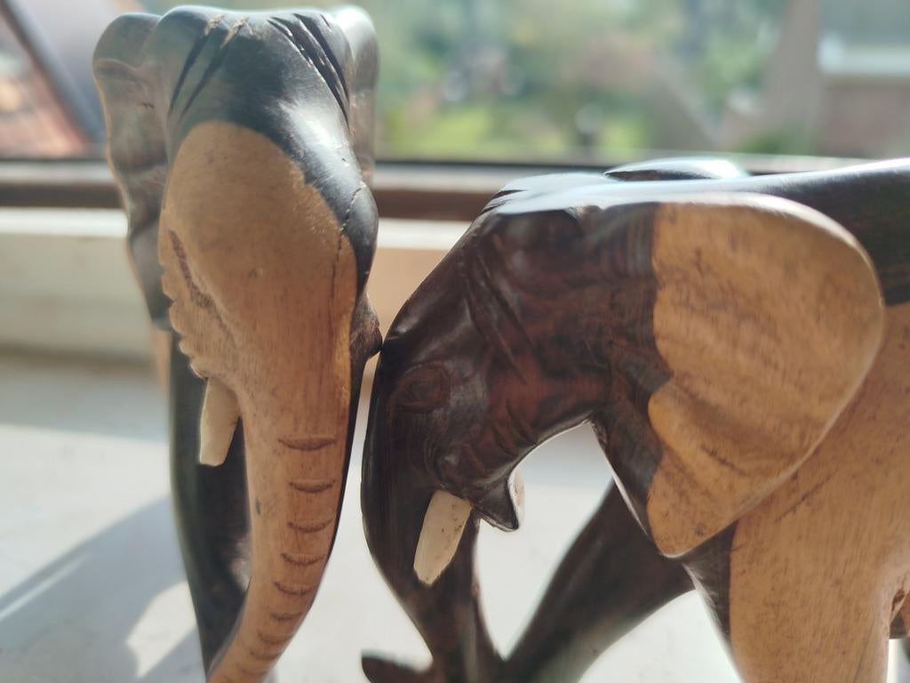 2 houten olifanten, Ophalen of Verzenden