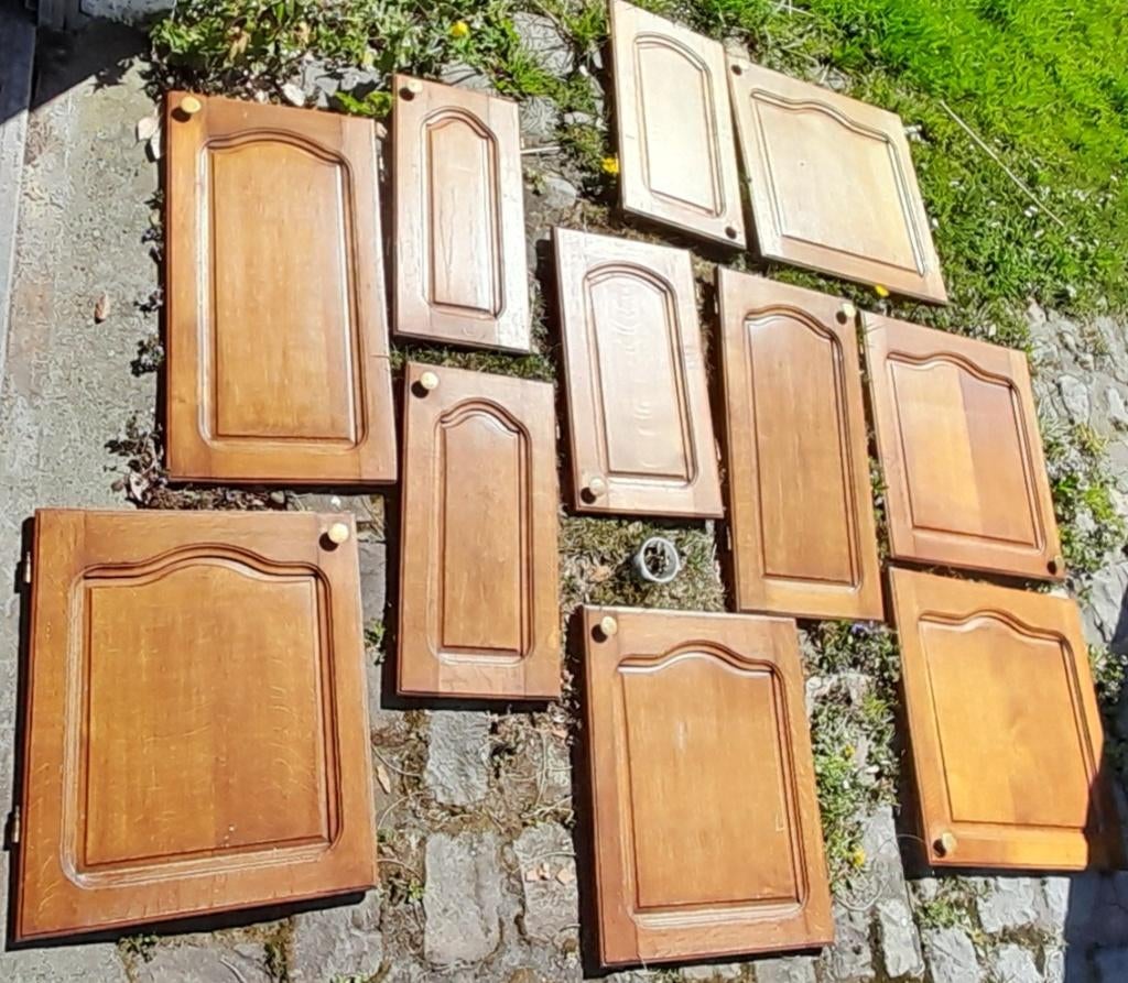 Ensemble portes et 2 meubles haut ancienne cuisine en chêne, Enlèvement