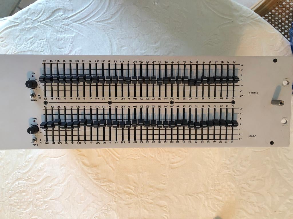 Equalizer paramétrique professionnel SCV Audio model 231, Audio, Tv en Foto, Versterkers en Ontvangers, Ophalen, Gebruikt