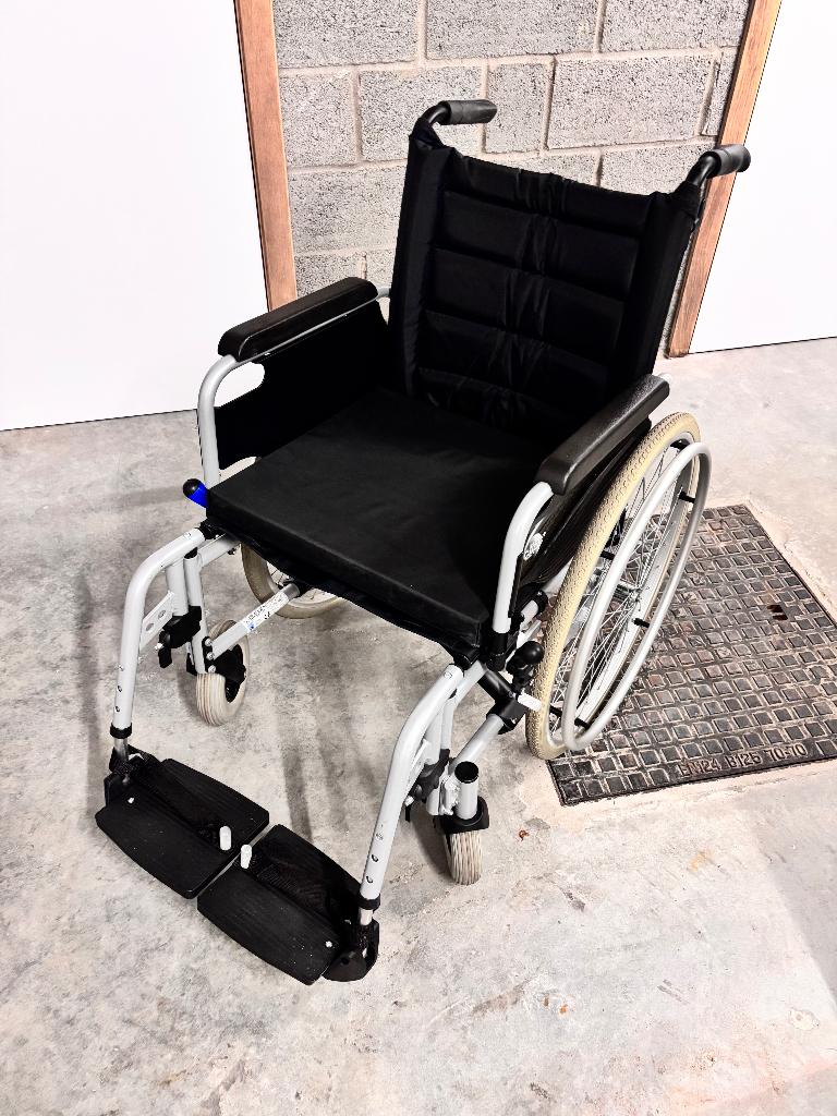 Vermeire fauteuil voor mindervaliden, Ophalen, Inklapbaar, Gebruikt, Duwrolstoel