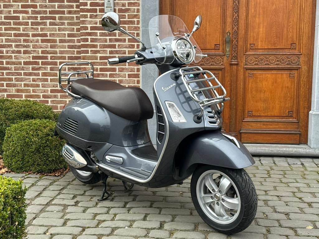 Vespa GTS 300 Touring, Scooter, Motorrijbewijs A, Particulier, Traction Control