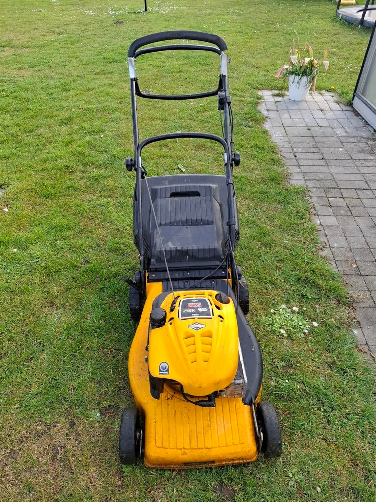 Stiga grasmaaier zelftrekkend benzine motor, Tuin en Terras, Grasmaaiers, Ophalen