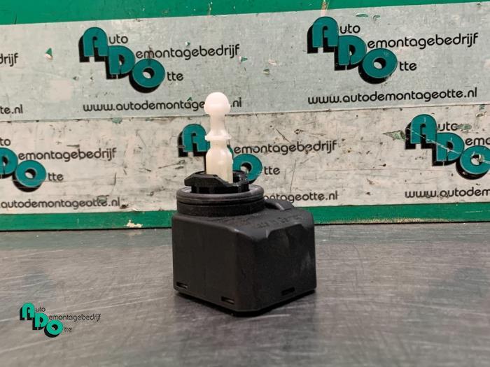 Moteur phare d'un Mercedes Sprinter (Sprinter 06-), 3 mois de garantie, Utilisé, -, -