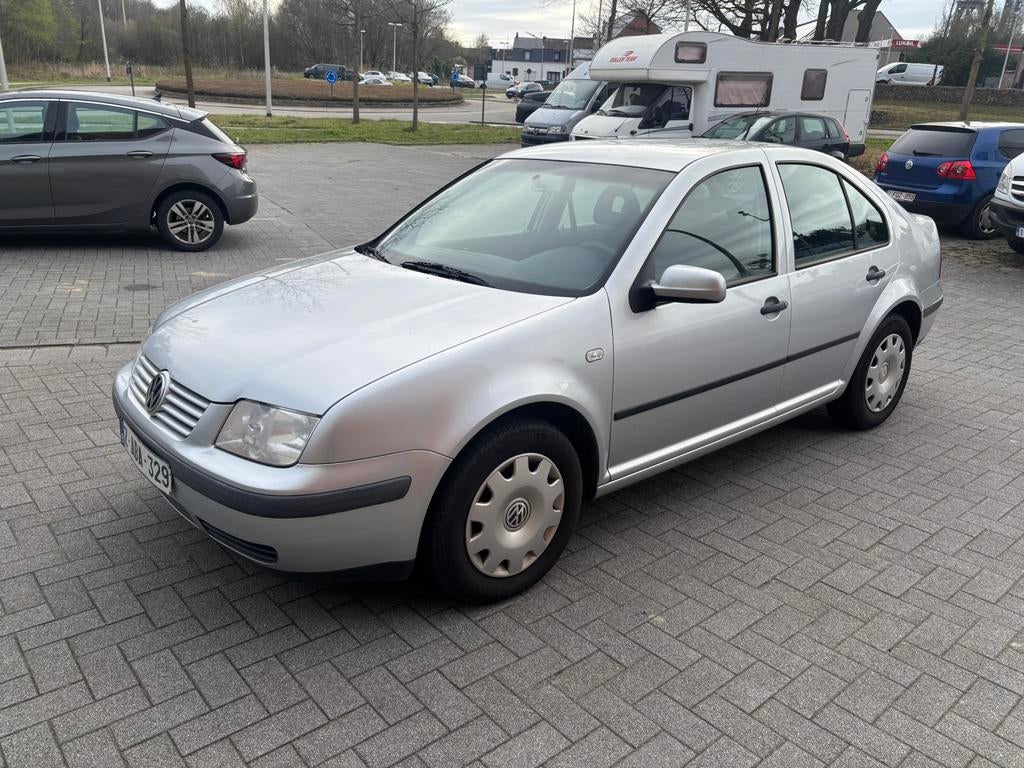 Blank à essence Volkswagen Bora 1.6 approuvé pour la vente, Argent ou Gris, Bora, Entreprise, Boîte manuelle