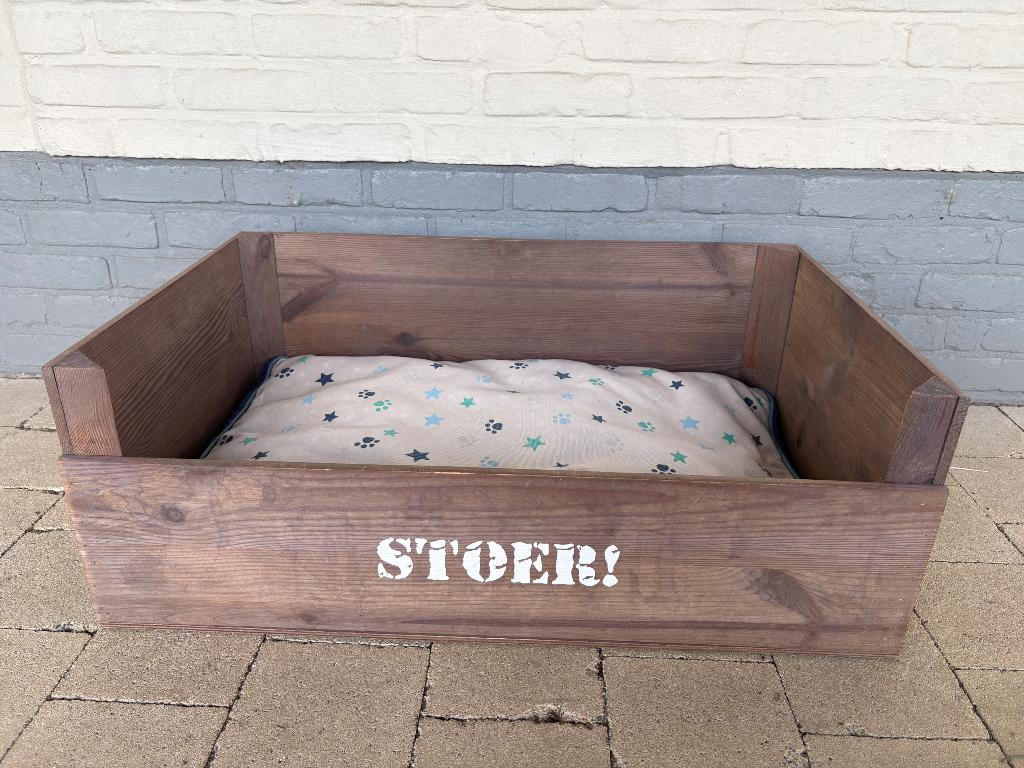 Houten hondenmand met opschrift ‘ stoer’ !, Dieren en Toebehoren, Ophalen, Gebruikt, Overige