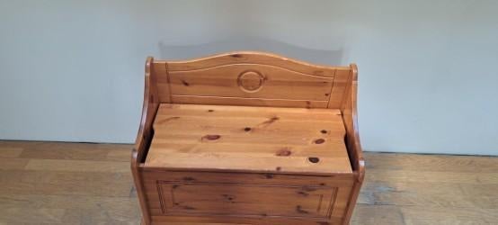 Houten kinderbankje, Ophalen, Zo goed als nieuw