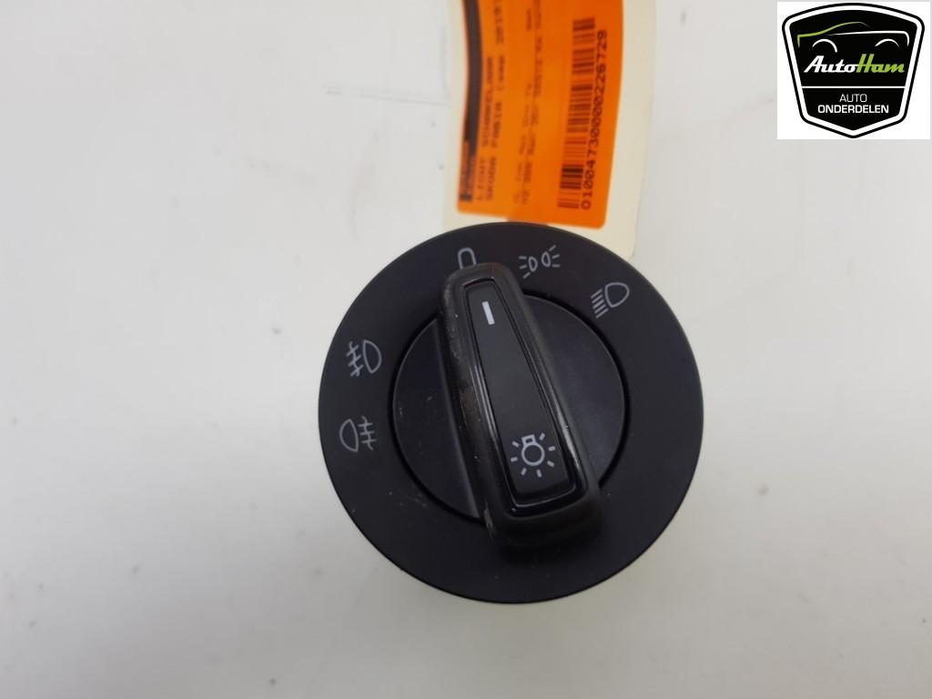 INTERRUPTEUR D'ECLAIRAGE Skoda Fabia III Combi (NJ5), Utilisé, Skoda