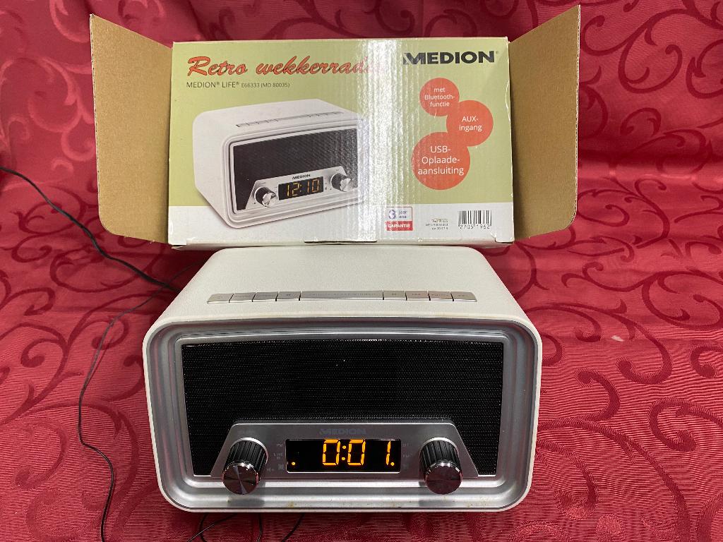 Wekkerradio Medion, Elektronische apparatuur, Wekkers, Ophalen of Verzenden, Nieuw, Digitaal