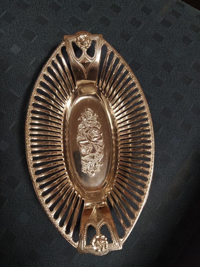 zilveren broodmandje + oude bonbondoos+ Marokkaanse theepot, Ophalen of Verzenden, Zilver