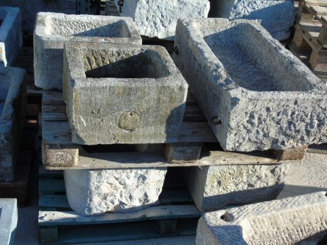 bac ou auge en pierre bleu , jardinière , grand choix !!, Jardin & Terrasse, Bacs à fleurs & Jardinières, Moins de 30 cm, Pierre