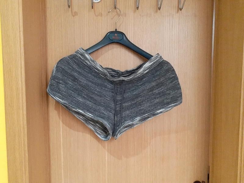 Short Hunkemöller gris et noir – Taille L, Vêtements | Femmes, Culottes & Pantalons, Porté, Taille 42/44 (L), Noir, Courts, Enlèvement ou Envoi