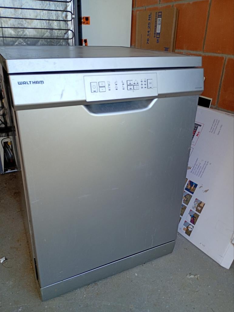 Vaatwasmachine Waltham, Elektronische apparatuur, Vaatwasmachines, Ophalen, Gebruikt