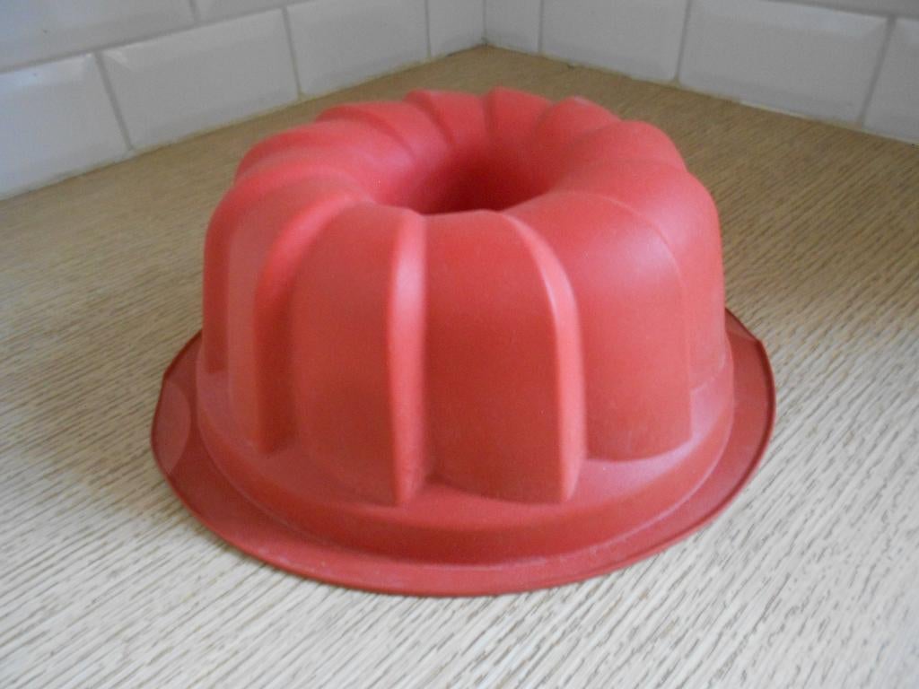 tupperware silicone brioche,kouglof,cake-grand format- vv, Maison & Meubles, Enlèvement ou Envoi