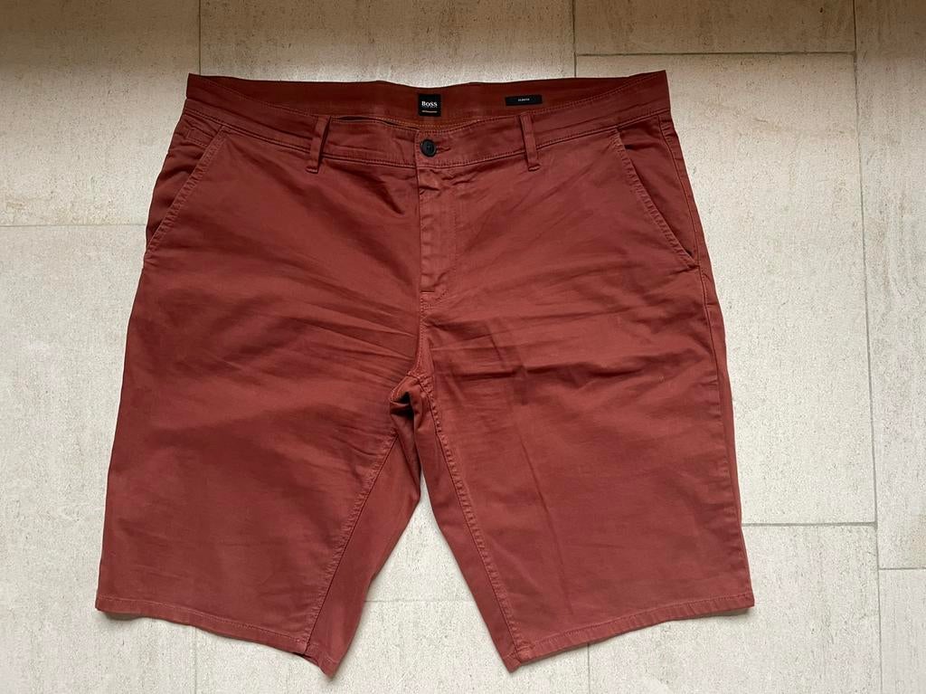 Roestbruine short Hugo Boss maat 38, Bruin, Hugo boss, Maat 56/58 (XL), Ophalen of Verzenden