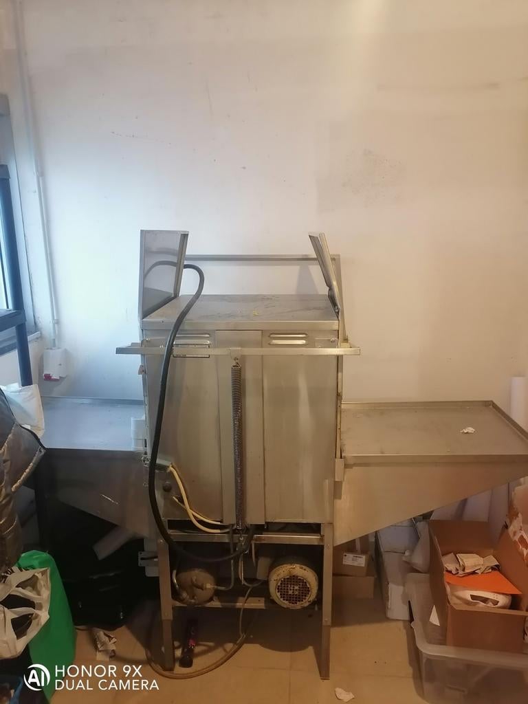 Lave-vaisselle professionnel