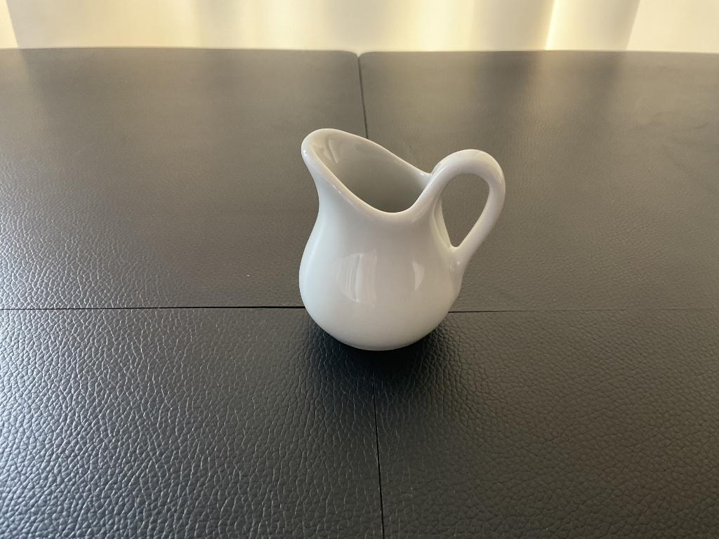 Pot à lait en porcelaine blanche., Antiquités & Art, Enlèvement ou Envoi