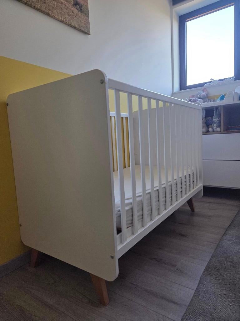 Babybed (Quax Loft) +matras (ABZ muliticare Orka)+beddengoed, Kinderen en Baby's, Ophalen, Gebruikt, Minder dan 140 cm, Matras