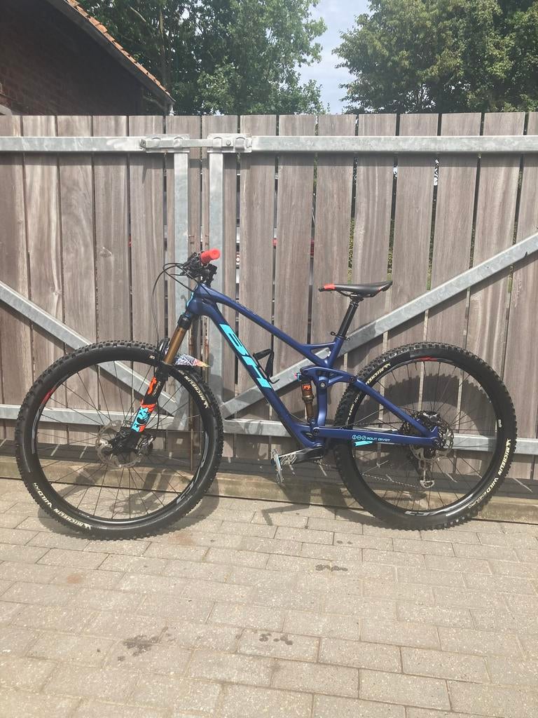 Mountainbike / downhill BH, Ophalen, Zo goed als nieuw