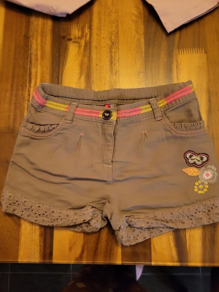 Meisjesshort mt 110, Ophalen of Verzenden, Zo goed als nieuw