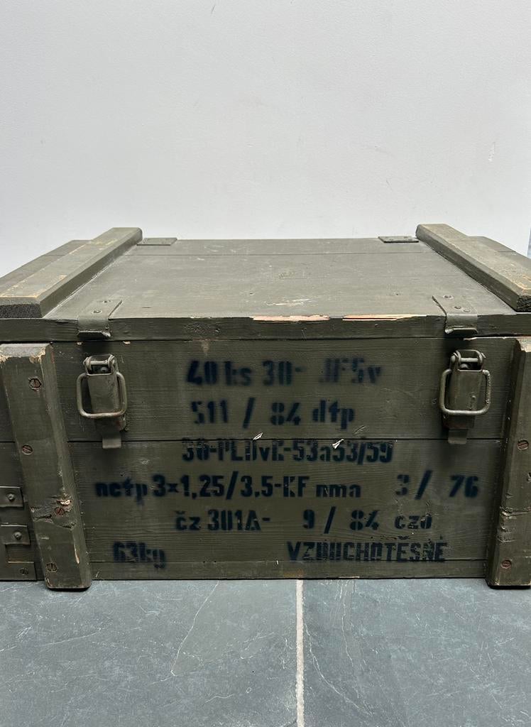 Authentieke munitiekist, Ophalen