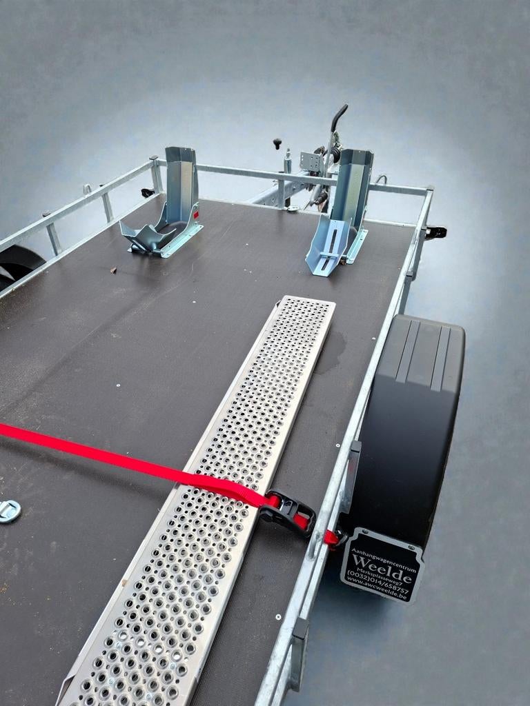 Geremde Motor trailer te huur, Enlèvement