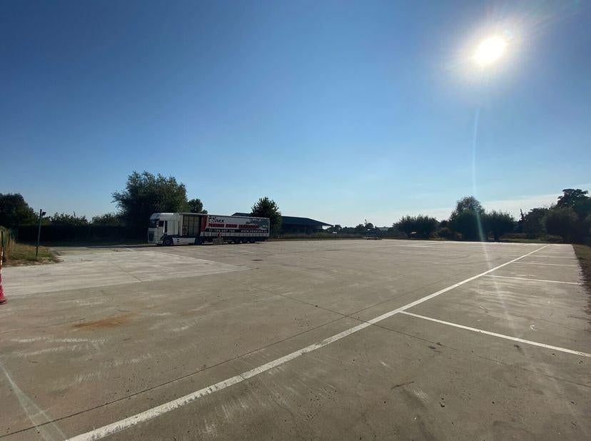 Terrain Parking sécurisé  à louer, Immo, Garages en Parkeerplaatsen, Charleroi