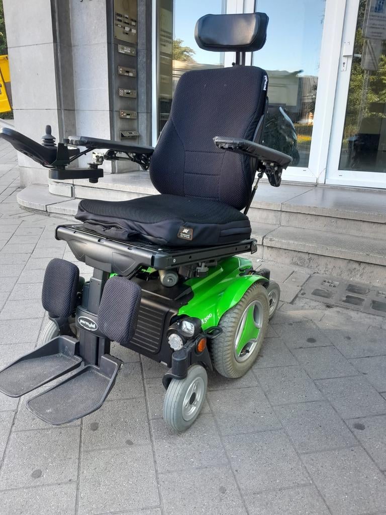 Fauteuille roulant electrique Permobil M300 nieuw pmr invali, Divers, Chaises roulantes, Enlèvement ou Envoi, Fauteuil roulant électrique