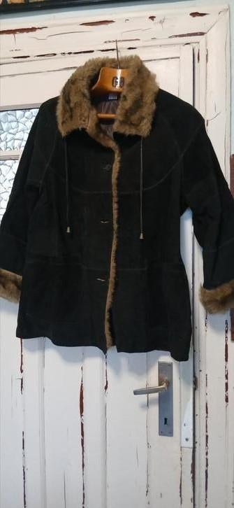 veste 3/4 en daim noir avec col en fausse fourrure, Enlèvement ou Envoi, Porté