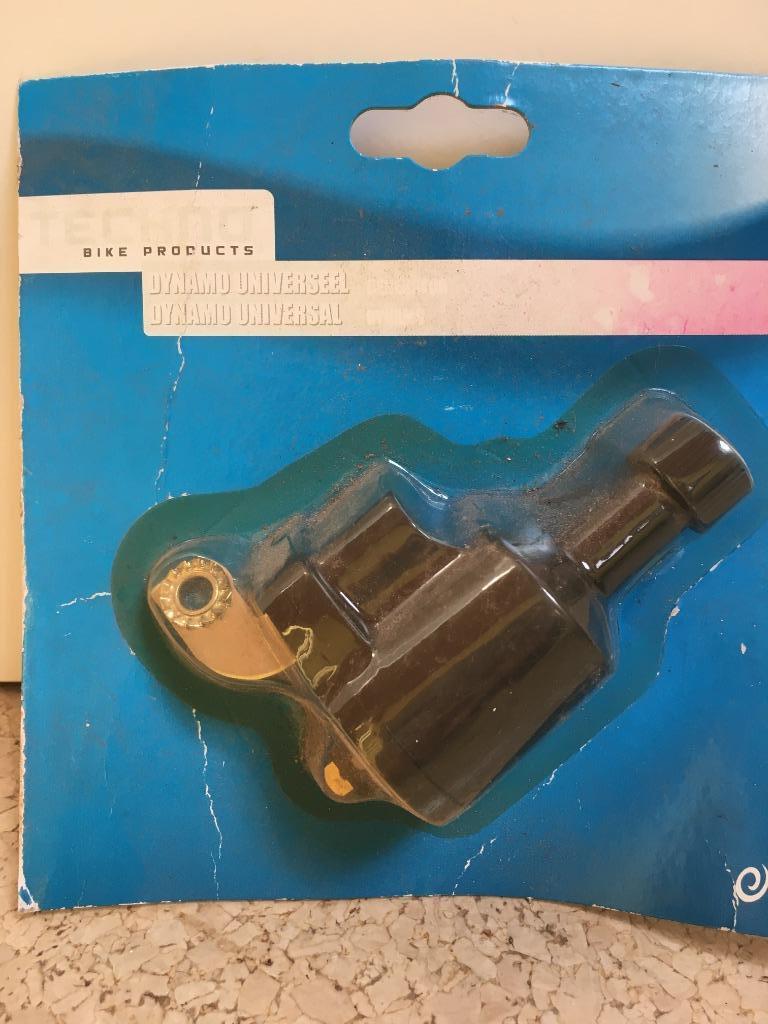 universele dynamo, Fietsen en Brommers, Fietsaccessoires | Fietsverlichting, Ophalen of Verzenden, Waterbestendig, Nieuw, Dynamo