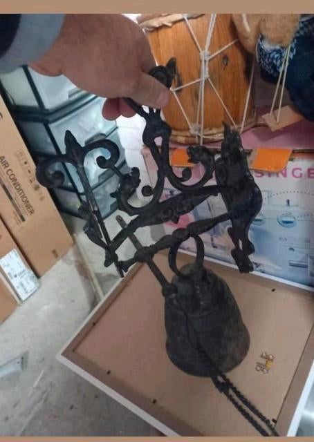 Cloche en fonte à suspendre, Enlèvement ou Envoi