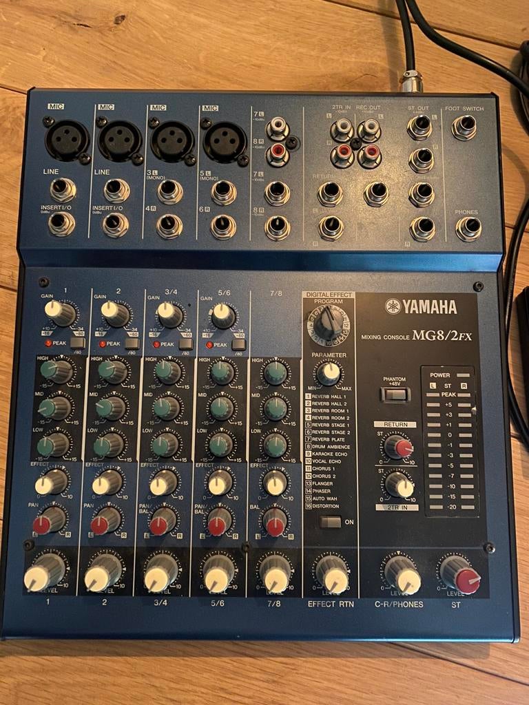 yamaha mixing console MG8/2FX, Ophalen, Zo goed als nieuw