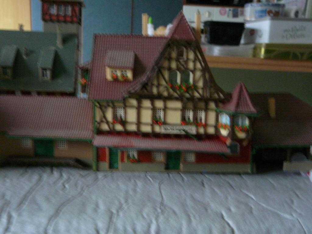Vollmer... Maisons à colombages HO : à p.de 15 euros chacune, Hobby & Loisirs créatifs, Trains miniatures | HO, Utilisé, Pont, Tunnel ou Bâtiment
