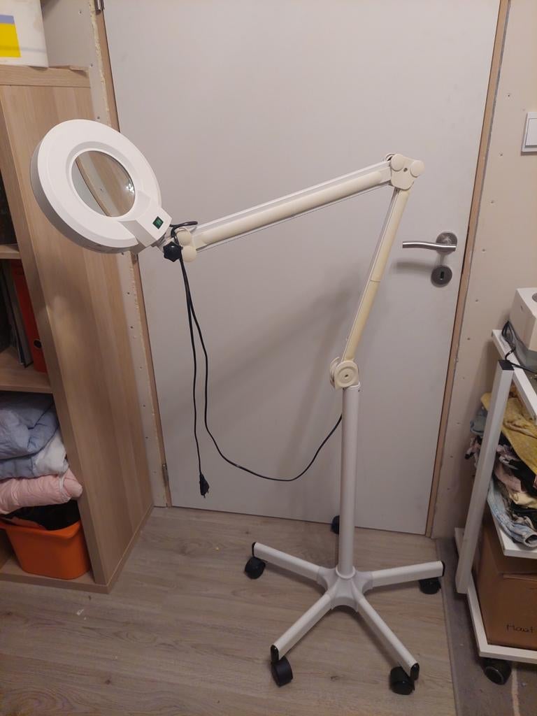 Loupelamp, Hobby & Loisirs créatifs, Loupes & Lampes loupes, Enlèvement