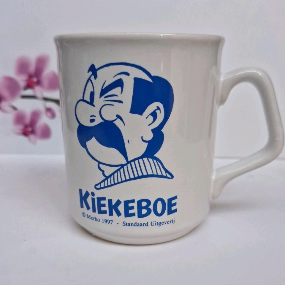 💙 KiekeBoe Mok, Ophalen of Verzenden, Zo goed als nieuw, Porselein, Kop en/of schotel