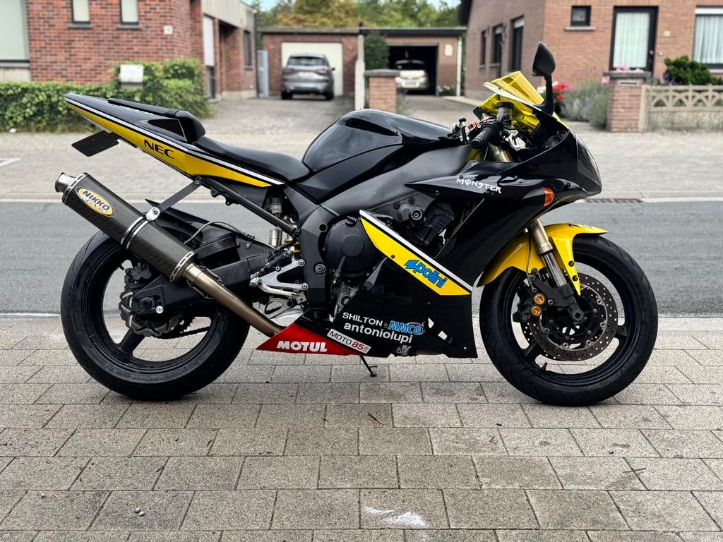 Yamaha R1