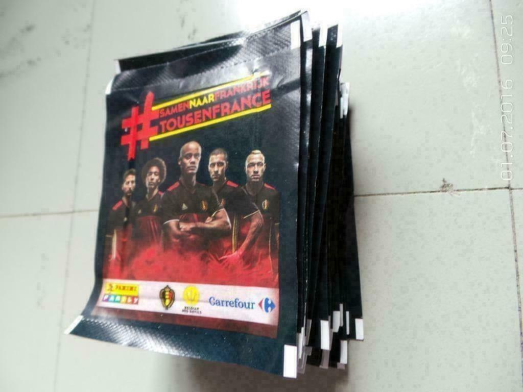 54 Pochettes tousenfrance panini carrefour - Foot - Belgique, Enlèvement ou Envoi, Neuf, Plusieurs autocollants