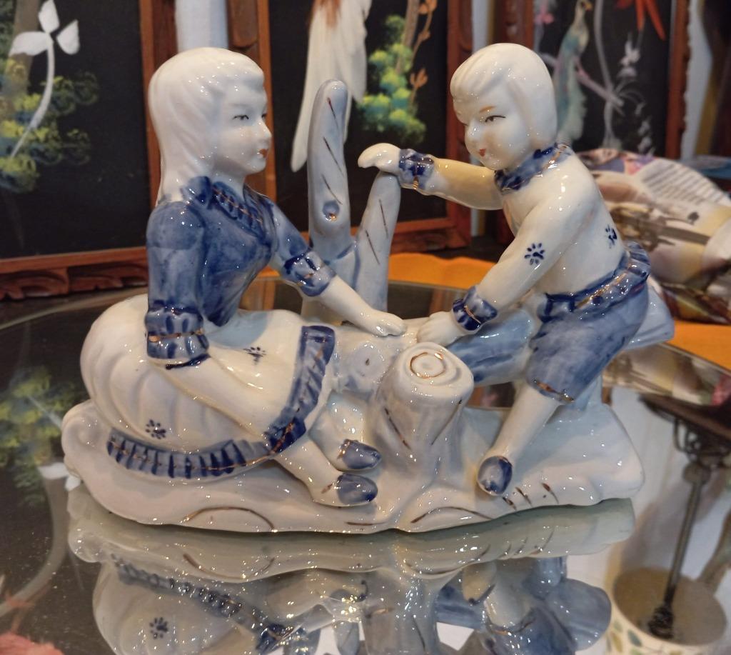 beeld koppel op boomstronk, Ophalen of Verzenden