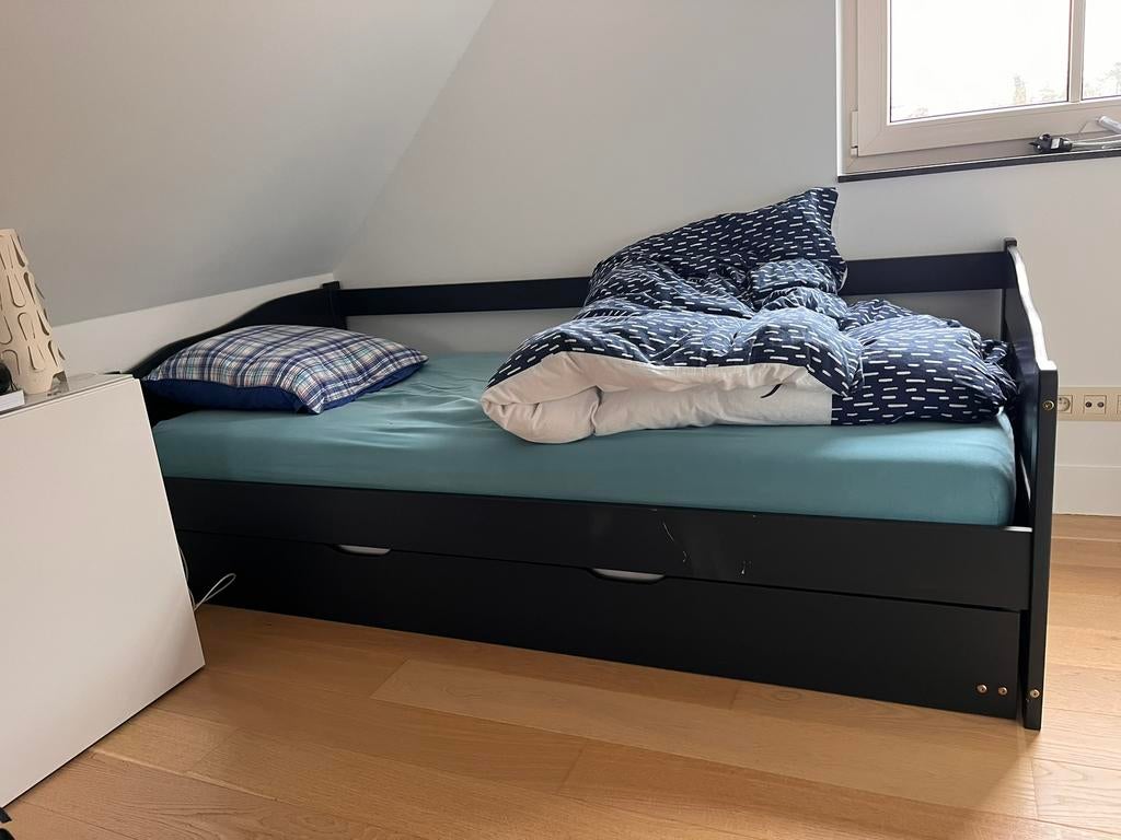 Lit /matelas (très bon état) avec lit d'appoint en dessous., Maison & Meubles, Chambre à coucher | Lits, Comme neuf, Bois, Enlèvement