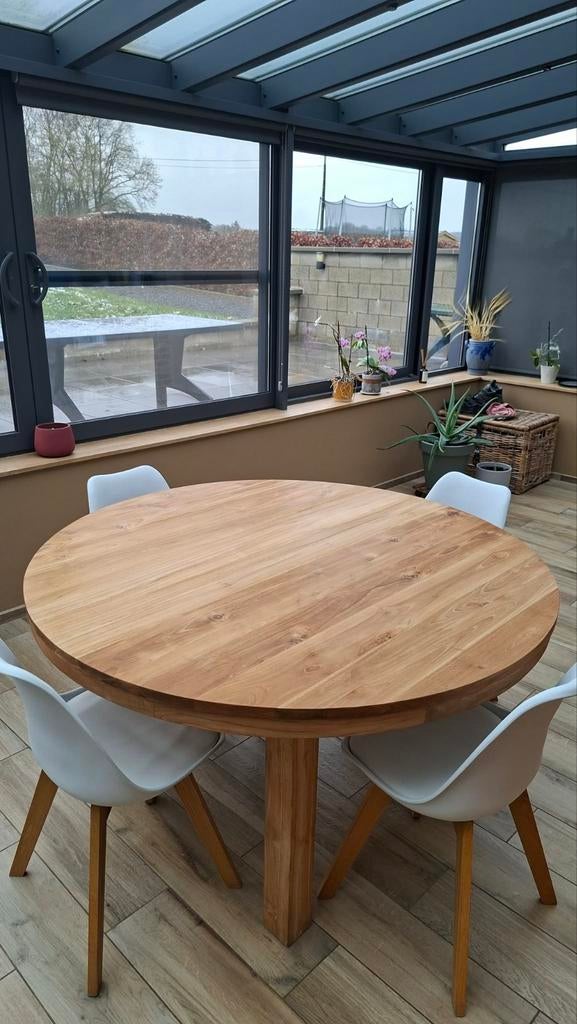 Table Teck, Enlèvement, Teck