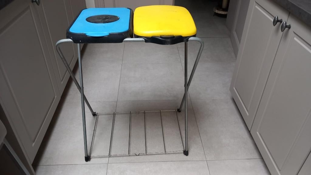 vuilnishouder, Enlèvement, Comme neuf