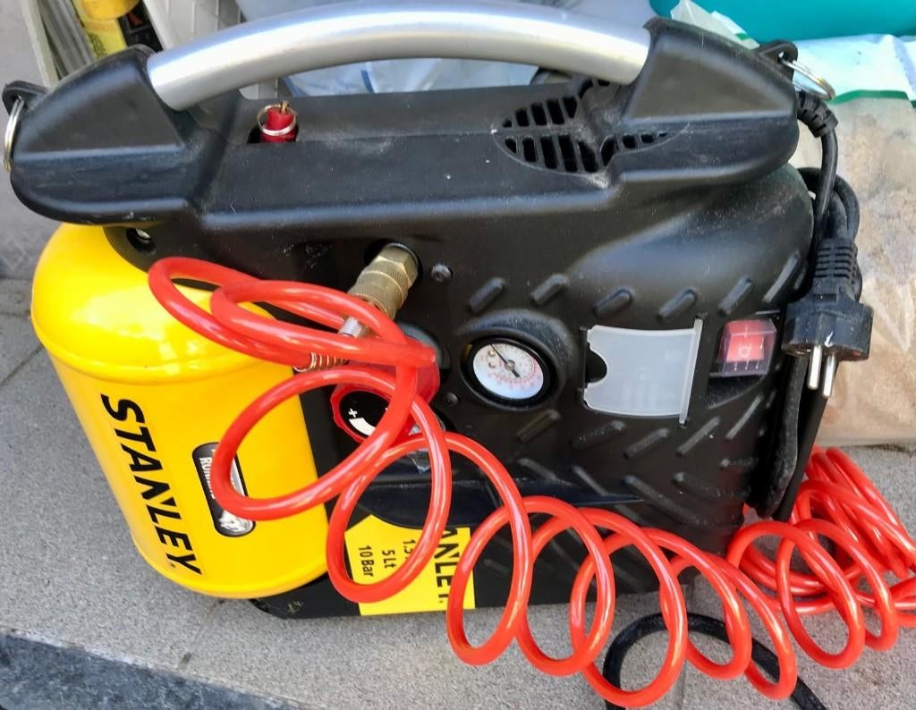 Compresseur Stanley Airboss DN 200/10/5,5L/10 BarL1.5 HP, Moins de 25 litres, Enlèvement, Comme neuf, Sans huile